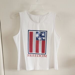 NWOT. T-shirt with Shiny Dots Freedom Pattern.